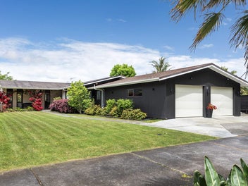 12 Coquille Place, Half Moon Bay, Auckland