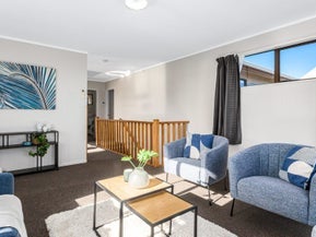 11 Cleat Street, Whitby, Porirua