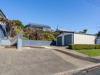 36 Theodore Street, Bluff