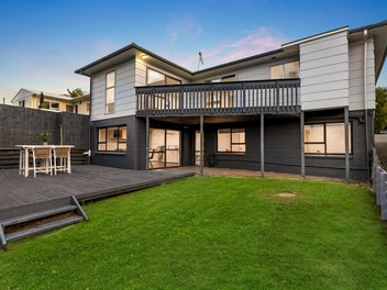 1/57 Aeroview Drive, Beach Haven, Auckland