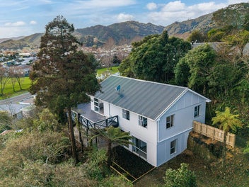 214B Waddington Drive, Naenae, Lower Hutt