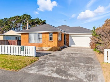 28 Te Kupe Road, Paraparaumu Beach, Paraparaumu