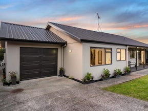5A Ballini Rise, West Harbour, Auckland