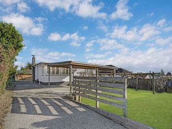 71 Larnoch Road, Henderson, Auckland
