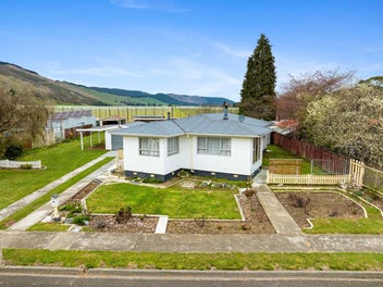 28 Matai Crescent, Tapawera