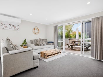 6A Magdalen Place, West Harbour, Auckland