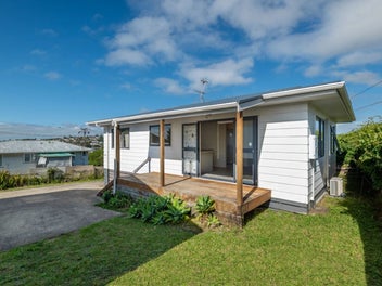 199 Chivalry Road, Glenfield, Auckland