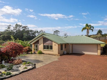 43 Unsworth Drive, Unsworth Heights, Auckland
