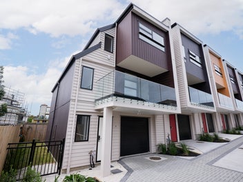 9/3153 Great North Road, New Lynn, Auckland