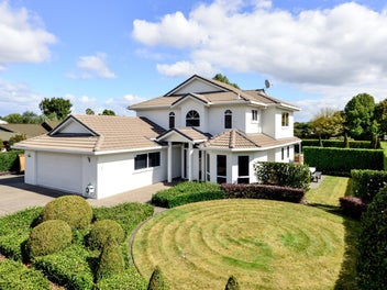 4 Charles Henry Place, Harrowfield, Hamilton