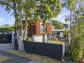 98 Ferry Parade, Herald Island, Auckland