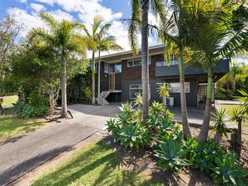 17 Butterworth Drive, Glendene, Auckland