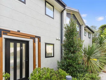 7/102 Millbrook Road, Sunnyvale, Auckland