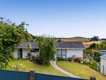 17A St Ives Grove, Whalers Gate, New Plymouth