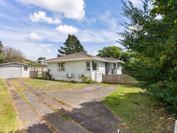 52 Coburg Street, Henderson, Auckland