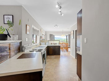 12 Cox Road, Rotoorangi, Cambridge