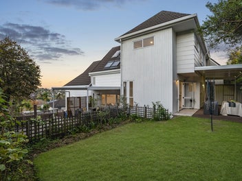 2/6 Bellbird Rise, Murrays Bay, Auckland