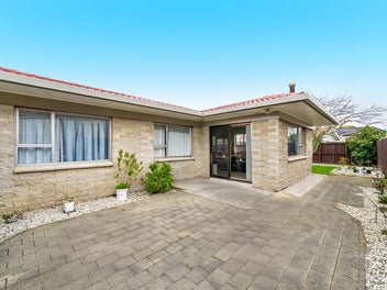 2/461 Great South Road, Opaheke, Papakura