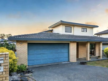 16 Crimson Park, Oteha, Auckland