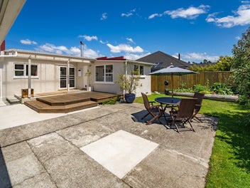 16 Collins Road, Richmond