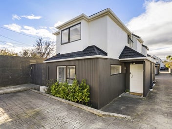 1/163 Queens Drive, Lyall Bay, Wellington