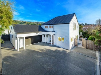 2/71 Eastern Terrace, Beckenham, Christchurch