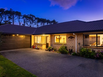 130 Weggery Drive, Waikanae Beach, Waikanae