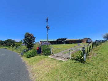 26 Tawaroa Road, Waihau Bay