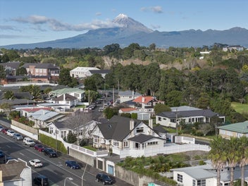 19 Baring Terrace, Strandon, New Plymouth