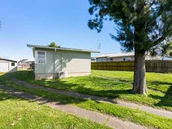292 Mahia Road, Weymouth, Auckland