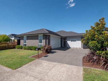 18 Tabraham Crescent, Pyes Pa, Tauranga