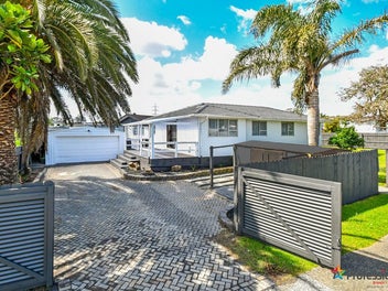 2 Serrano Place, Clover Park, Auckland