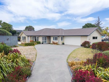 11 Byron Brown Place, Otaki Beach, Otaki