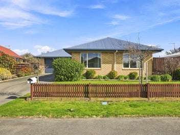 6 Seadown Crescent, Amberley, Amberley