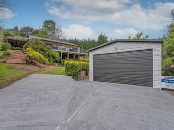 123 The Grove, Onemana, Whangamatā