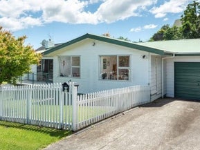 4 Jonathon Street, Brookfield, Tauranga