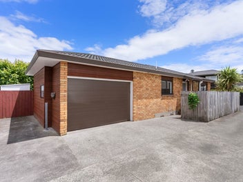 2/133 Pah Road, Royal Oak, Auckland