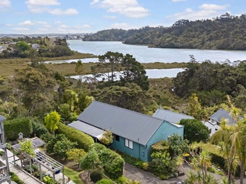 63 Pemberton Avenue, Bayview, Auckland