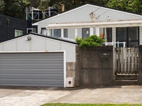 392 The Esplanade, Island Bay, Wellington