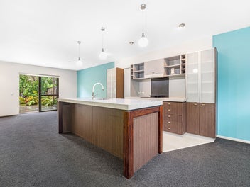 17/21 Hunters Park Drive, Three Kings, Auckland