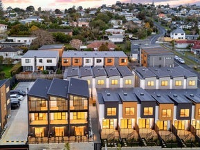 11/42 Captain Scott Road, Glen Eden, Auckland