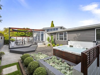 10 Wikiriwhi Crescent, Awapuni, Palmerston North