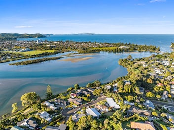 28 Maori Hut Road, Red Beach, Red Beach