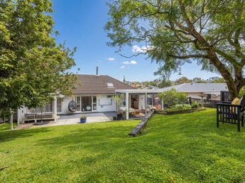 70 Selwyn Crescent, Forrest Hill, Auckland