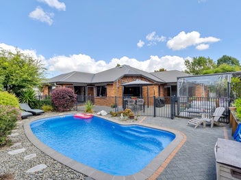 27 Somerton Drive, Huntington, Hamilton