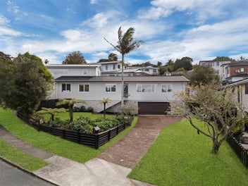 19 Deverell Place, Northcross, Auckland