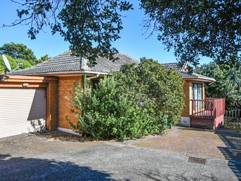 2/26 Sikkim Crescent, Clover Park, Auckland