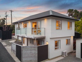 18 Deep Creek Road, Torbay, Auckland