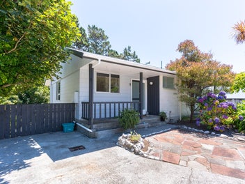 9 Cyril Way, Paparangi, Wellington
