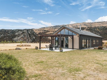71 Poison Creek, Queensberry, Cromwell